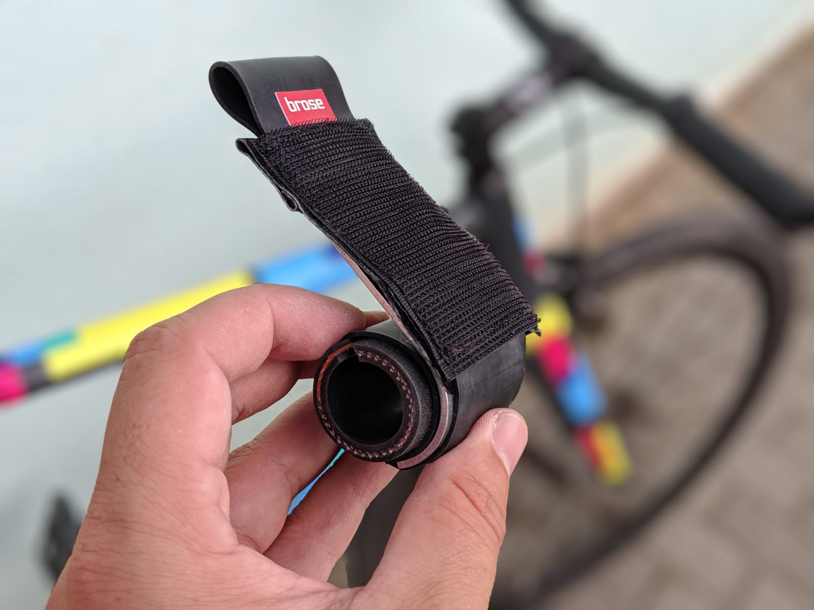 SPITZEL: Universelle Fahrradhalterung fürs Smartphone › 🥇 Tests +  Erfahrungen im Fahrrad Blog