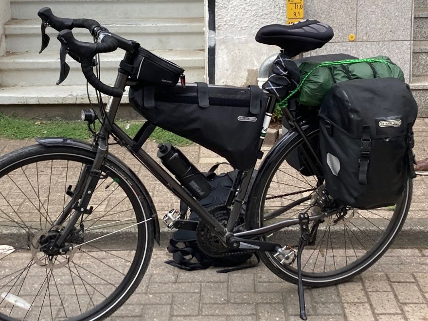 Fahrrad Gepäck Transport mit Fahrradtaschen