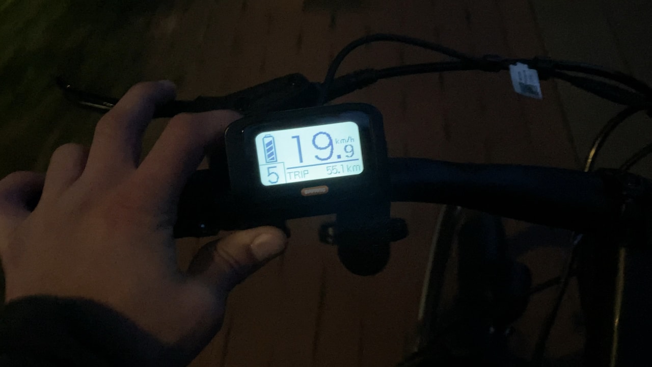 Grundig GCB-1 E-Bike Display Beleuchtung bei Nacht