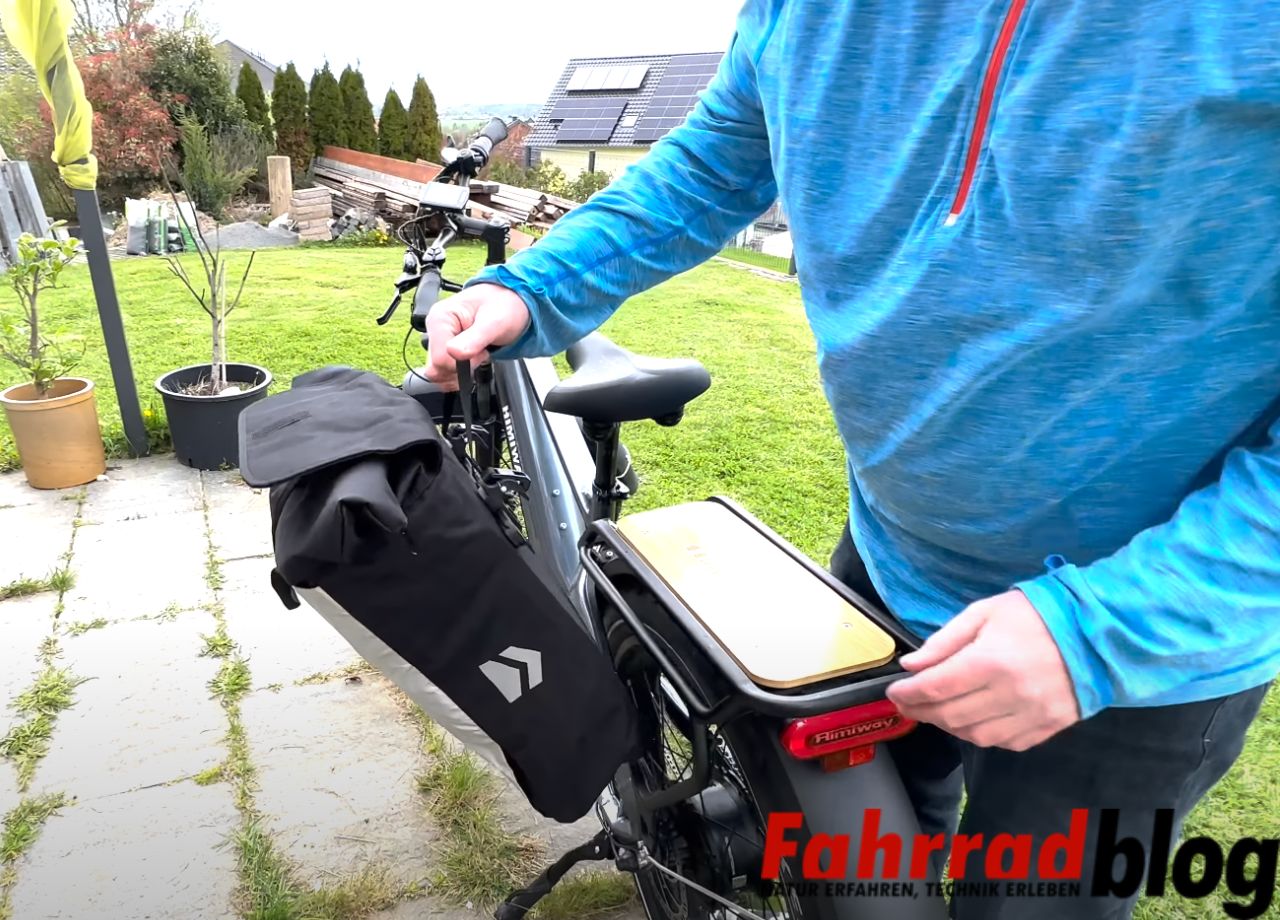 Bomence Urban Create Fahrradtasche am GepaÌˆcktraÌˆger